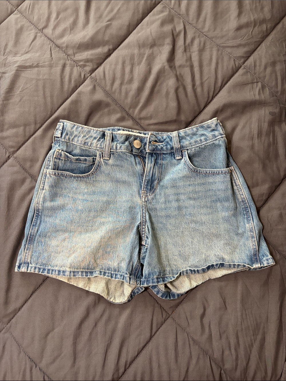 Hollister Light Wash Denim Women’s Jean Shorts